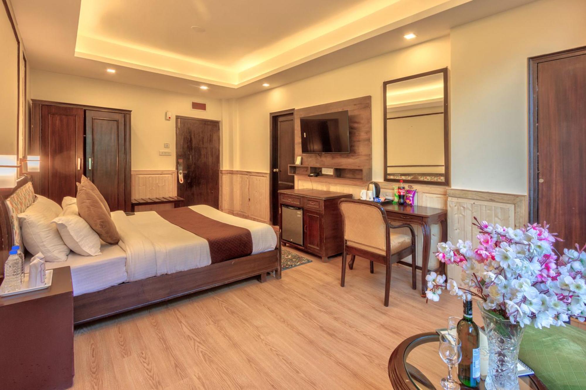 The Katoch Grand Resort Manāli Exterior foto